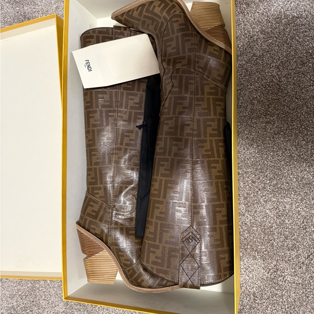 Fendi cowboy boots - Picture 3 of 8